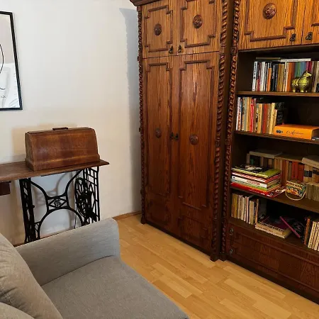 Apartment L5 *